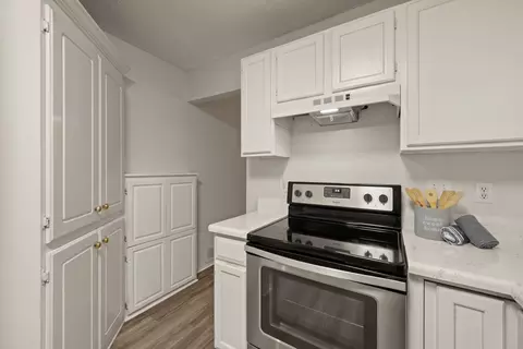 Kitchen - 2911 Post Oak Dr, Euless, TX 76039 photo 2 of 3