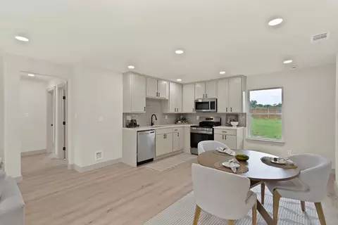 6729 Wallis Rd, Lake Worth, TX 76135