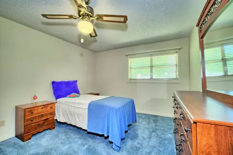 Bedroom - 731 Pecan Estates Loop, Hemphill, TX 75948 photo 4 of 6