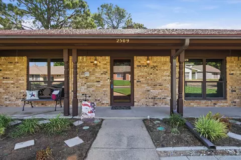 2509 Radcliffe Dr, Arlington, TX 76012