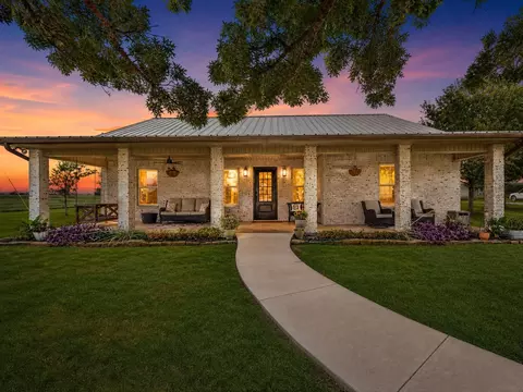 1835 Upper Montague Rd, Bowie, TX 76230
