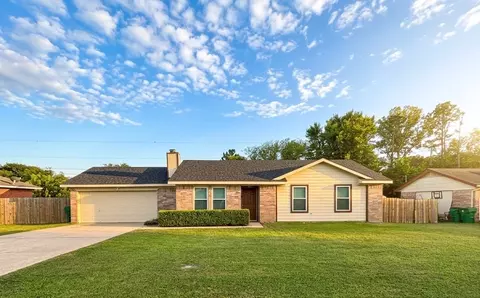 704 Plum St, Joshua, TX 76058