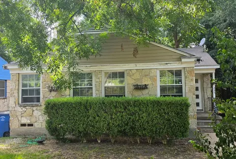 235 N Shore Dr, Dallas, TX 75216