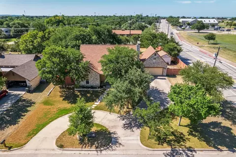 102 Tiffany Trl, Weatherford, TX 76086