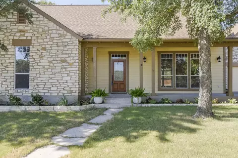 102 Tiffany Trl, Weatherford, TX 76086
