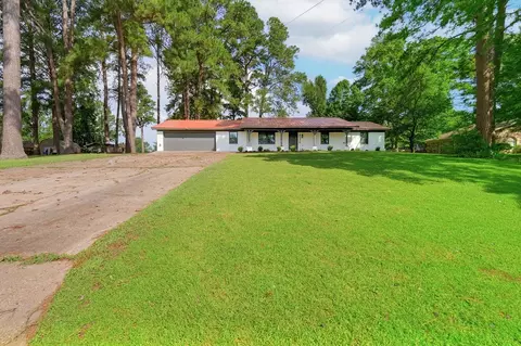 4116 Lakeshore Dr, Lone Star, TX 75668