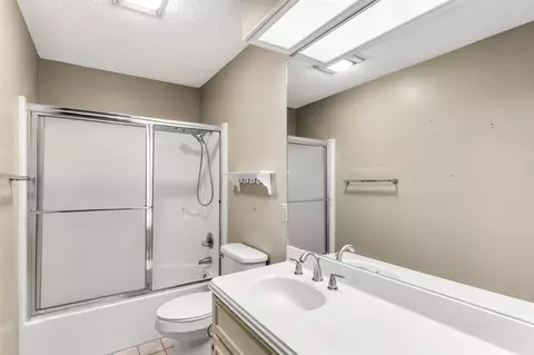 Bath - 2825 Chimney Hill Dr, Waco, TX 76708 photo 1 of 5