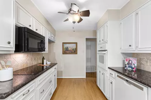 Kitchen - 2825 Chimney Hill Dr, Waco, TX 76708 photo 2 of 3