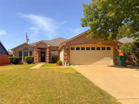 610 Brookside Dr, Cedar Hill, TX 75104