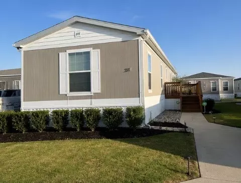 1800 Oak Grove Rd E #38, Burleson, TX 76028
