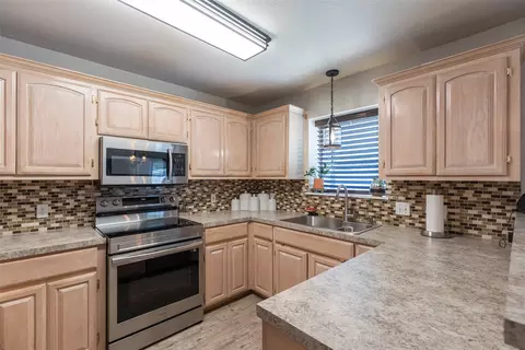 Kitchen - 4317 Dee Ann Ct, Abilene, TX 79606 photo 2 of 3