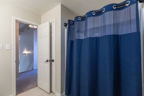 Bath - 4317 Dee Ann Ct, Abilene, TX 79606 photo 8 of 8