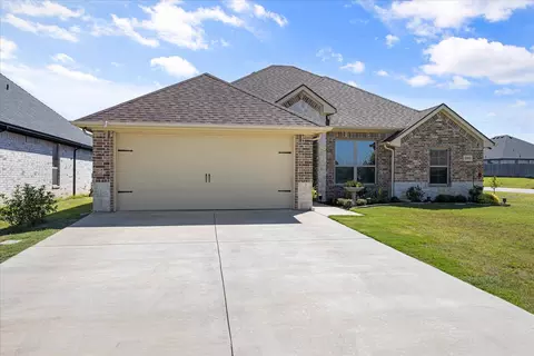3215 Arrow Creek Dr, Granbury, TX 76049