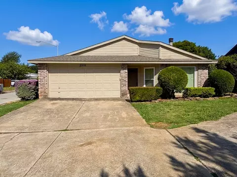 2910 Galemeadow Dr, Fort Worth, TX 76123