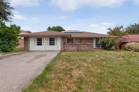 3612 Holly Springs Dr, Fort Worth, TX 76133