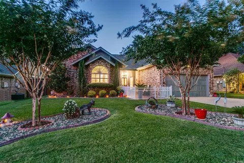 521 Millican Dr, Lewisville, TX 75057