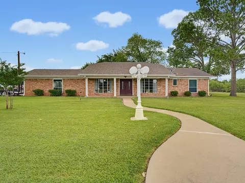 955 County Road 1304, Bridgeport, TX 76426