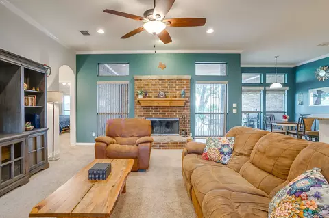 Living - 505 Morrow Rd, Springtown, TX 76082 photo 1 of 2