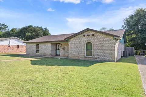 332 Bowie Ln, Hewitt, TX 76643