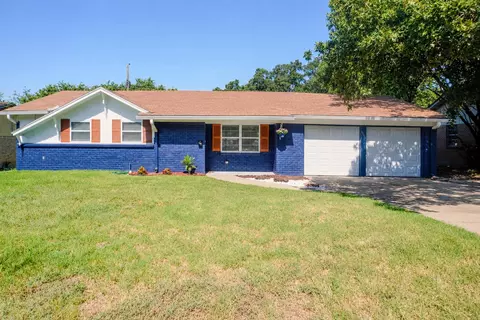 6608 Margaret Dr, Forest Hill, TX 76140