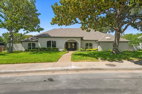 17209 Graystone Dr, Dallas, TX 75248