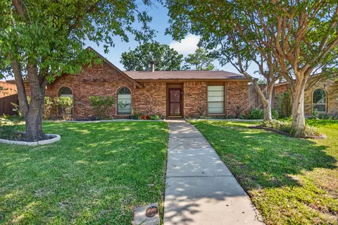 9009 Willowbrook Dr, Rowlett, TX 75088