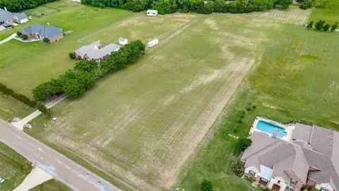 104 Green Meadow Ct, Gunter, TX 75058