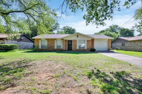 1309 East St, Graham, TX 76450