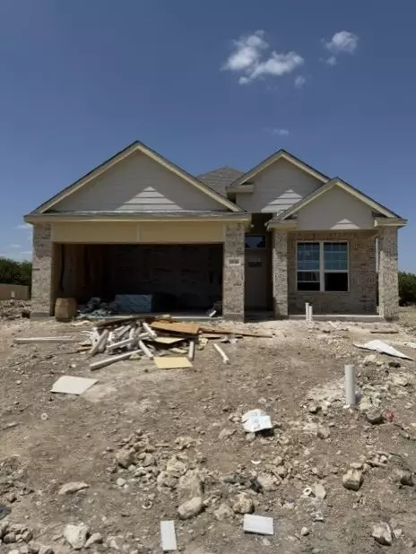 1136 Runway Rd, Fort Worth, TX 76131