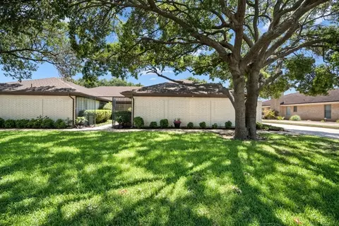 5115 Ledgestone Dr, Fort Worth, TX 76132