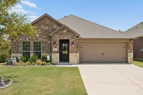 3440 Brady Starr Dr, Aubrey, TX 76227