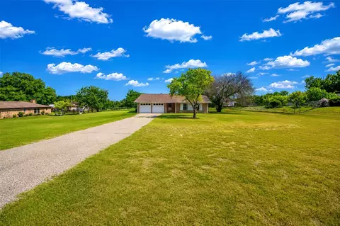 2102 Hill Top Cir, Weatherford, TX 76085
