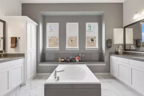 Bath - 16717 Nicole Dr, Celina, TX 75009 photo 2 of 4