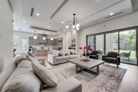 4528 W Amherst Ave, Dallas, TX 75209