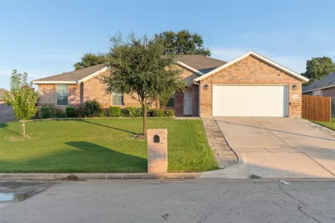 3733 Cecelia Ln, Forest Hill, TX 76140