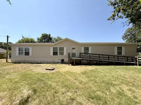90 2nd St, Honey Grove, TX 75446
