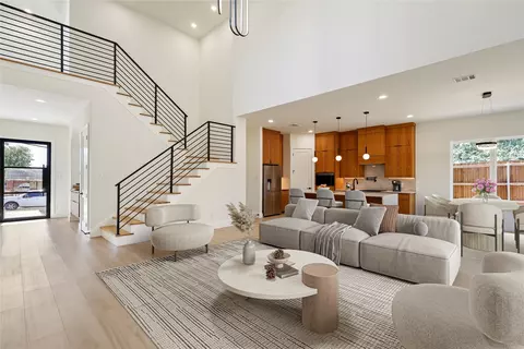 326 Avenue F, Dallas, TX 75203