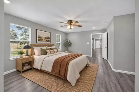 Bedroom - 601 Tx-56, Windom, TX 75492 photo 2 of 2