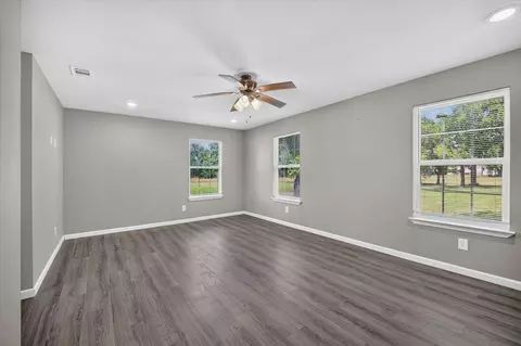 Living - 601 Tx-56, Windom, TX 75492 photo 3 of 5