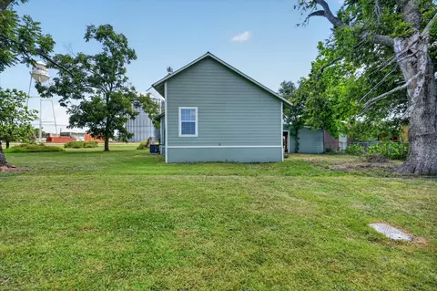 Exterior - 601 Tx-56, Windom, TX 75492 photo 5 of 5