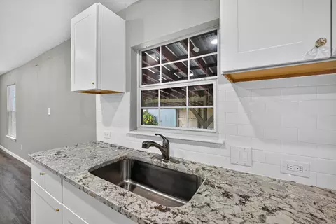 Kitchen - 601 Tx-56, Windom, TX 75492 photo 2 of 3