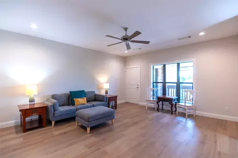 10660 Park Village Pl UNIT C, Dallas, TX 75230