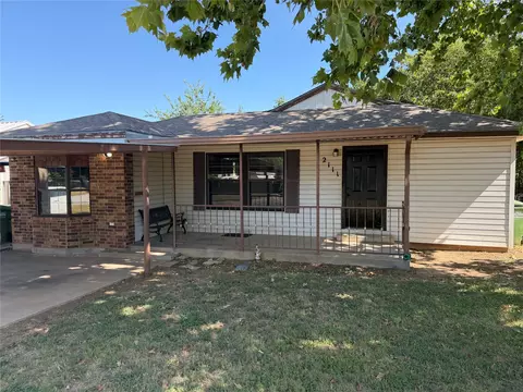 2111 SE 19th St, Mineral Wells, TX 76067