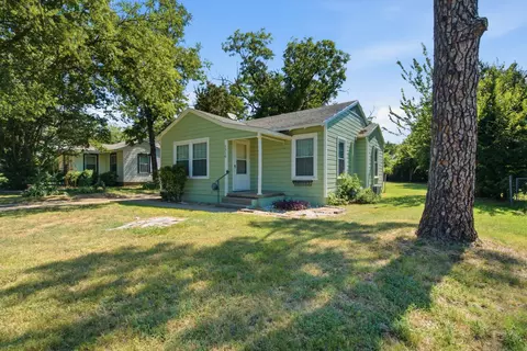 1310 Oliver St, Weatherford, TX 76086