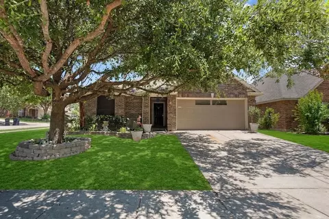 10032 Chrysalis Dr, Fort Worth, TX 76131