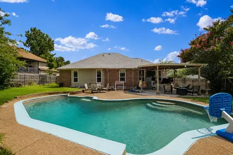 6705 Fair Oaks Dr, North Richland Hills, TX 76182