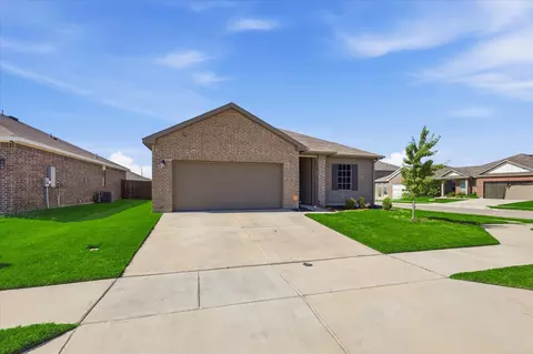 5345 Hull Ct, Fort Worth, TX 76179