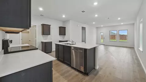 Kitchen - 232 Pheasant Run Rd, Terrell, TX 75160 photo 3 of 5