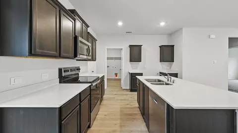 Kitchen - 232 Pheasant Run Rd, Terrell, TX 75160 photo 2 of 5