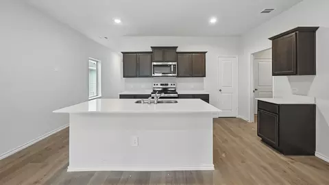 Kitchen - 232 Pheasant Run Rd, Terrell, TX 75160 photo 5 of 5